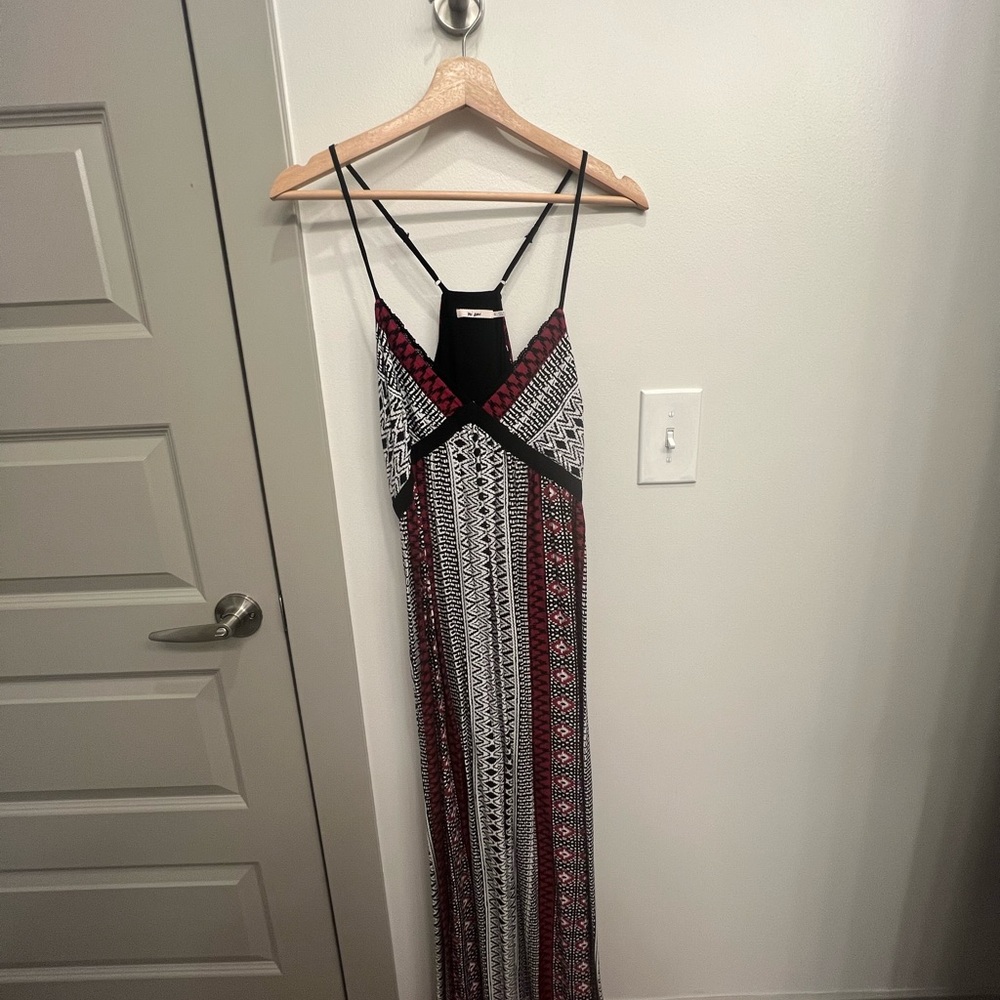 Elegant Black and Red Patterned Maxi Dress